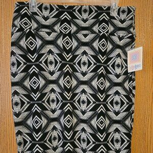 LuLaRoe Cassie pencil skirt, black and white, size 2XL NWT